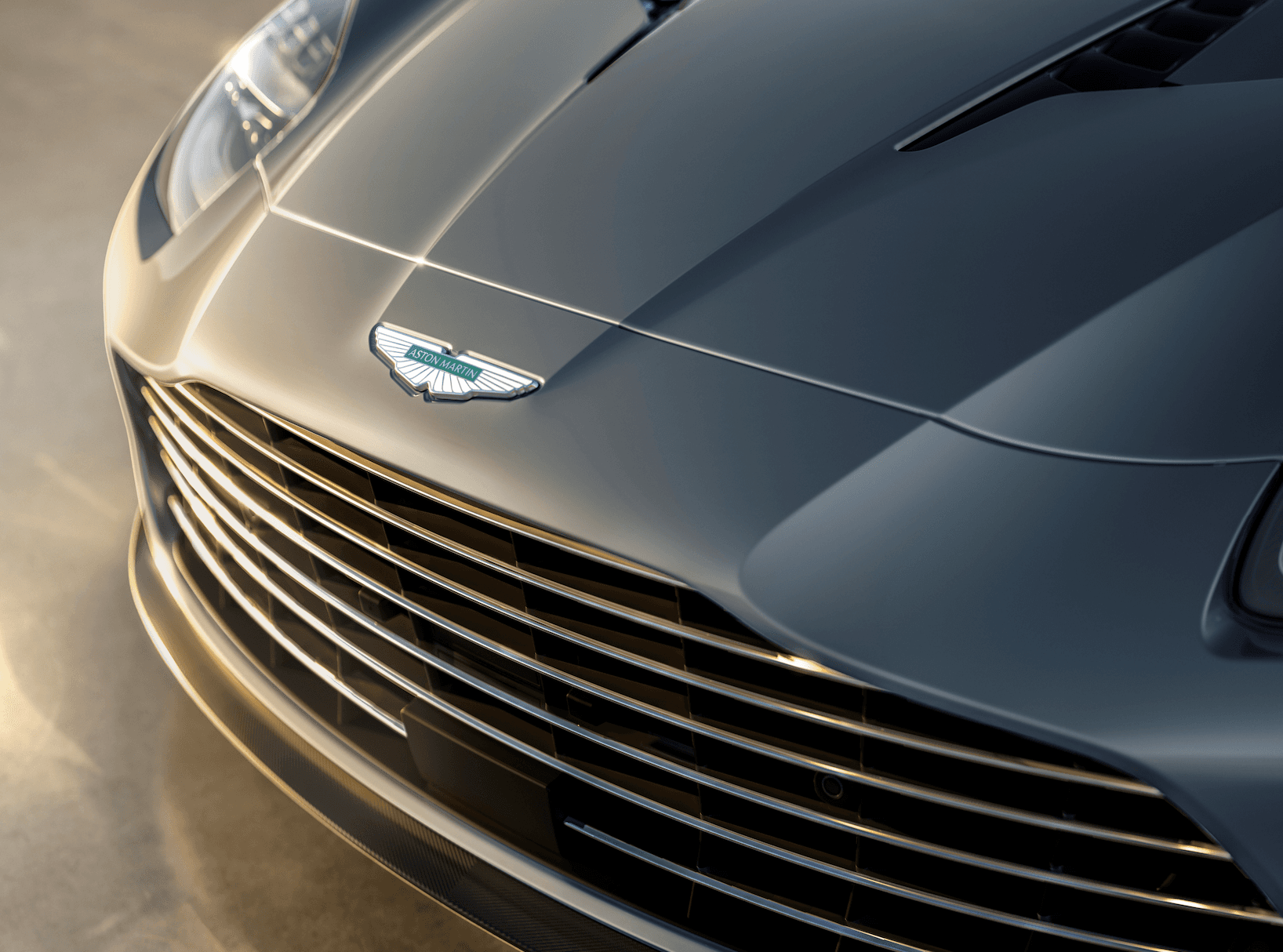 Aston Martin Vanquish 25