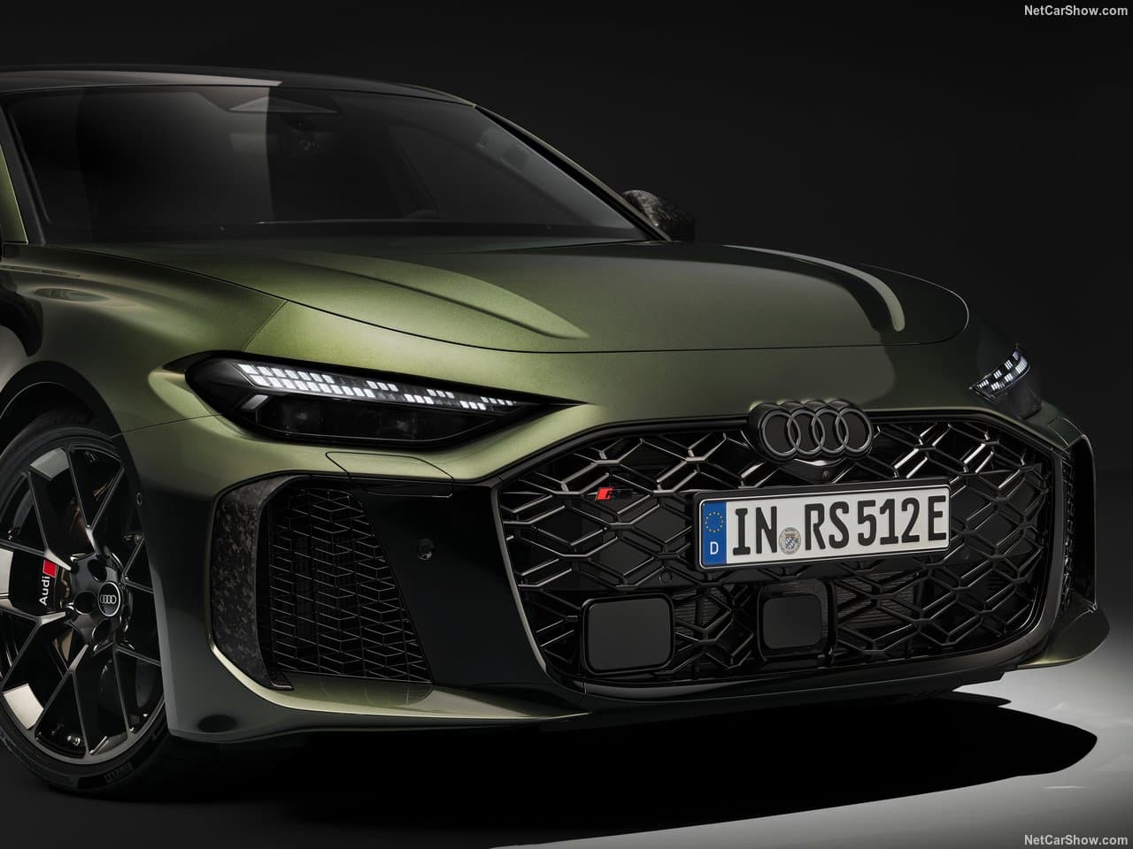 Audi RS5 Avant 2026 grey estate car dynamic front three quarter view